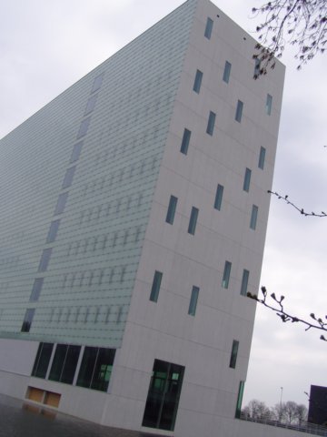 amsterdambuilding4.jpg
